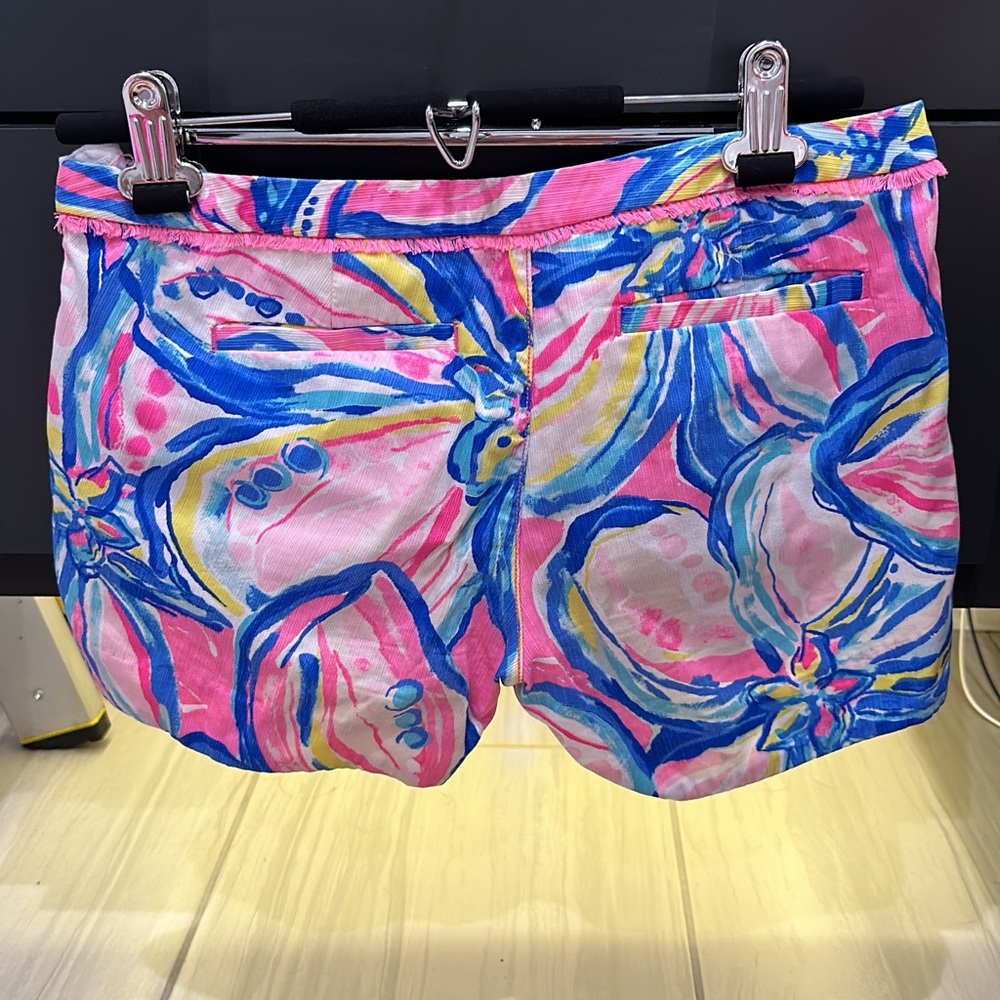 🪷🏝️Lilly Pulitzer Short🏝️🪷 - Picture 2 of 3